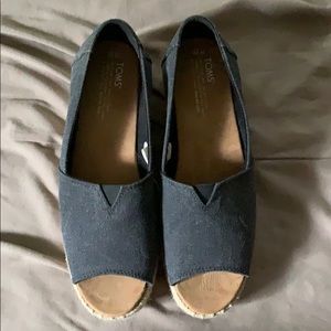 TOMS wedges sandals size W10